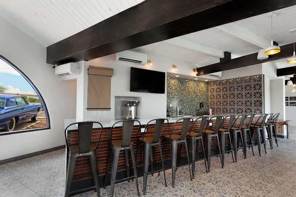 Hotel McCoy Tucson Art Coffee Beer Wine - photo 58