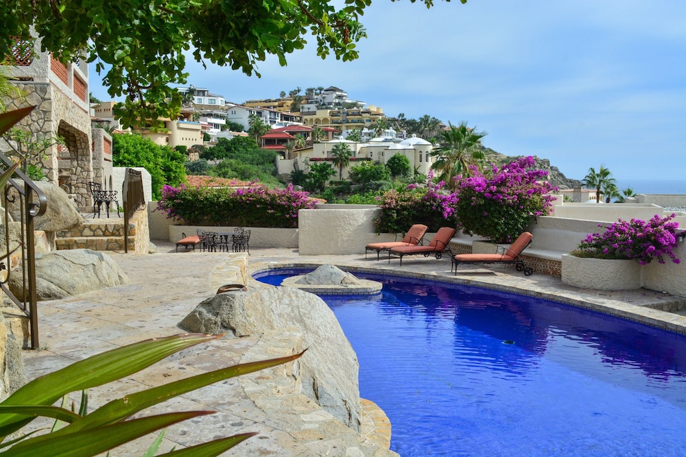 Hacienda Edith — 4-Star Luxury Hotel in Cabo San Lucas, Mexico