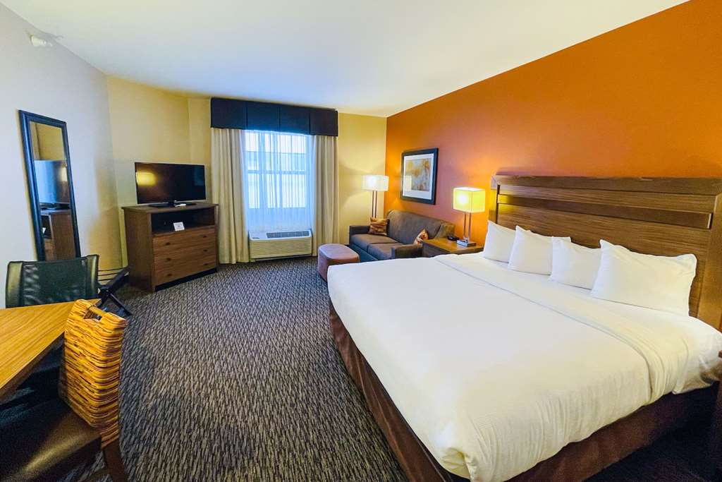 MainStay Suites Watford City Event Center - photo 12