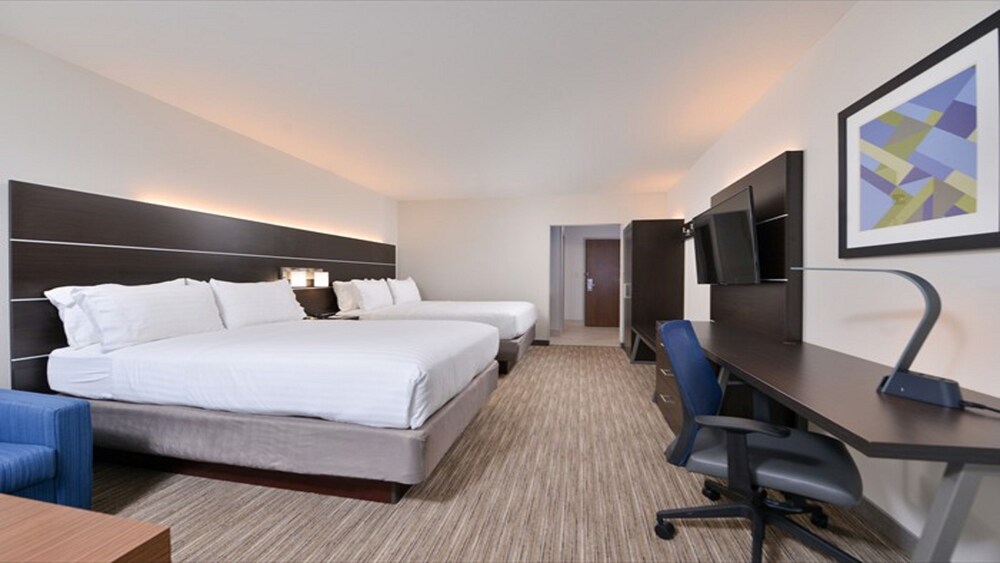 Holiday Inn Express & Suites Parkersburg East by IHG - photo 11
