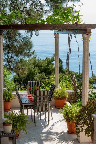 Dubrovnik Seaview apartment 10 min to the Old Town — 4-Star Luxury Hotel in Dubrovnik, Croatia