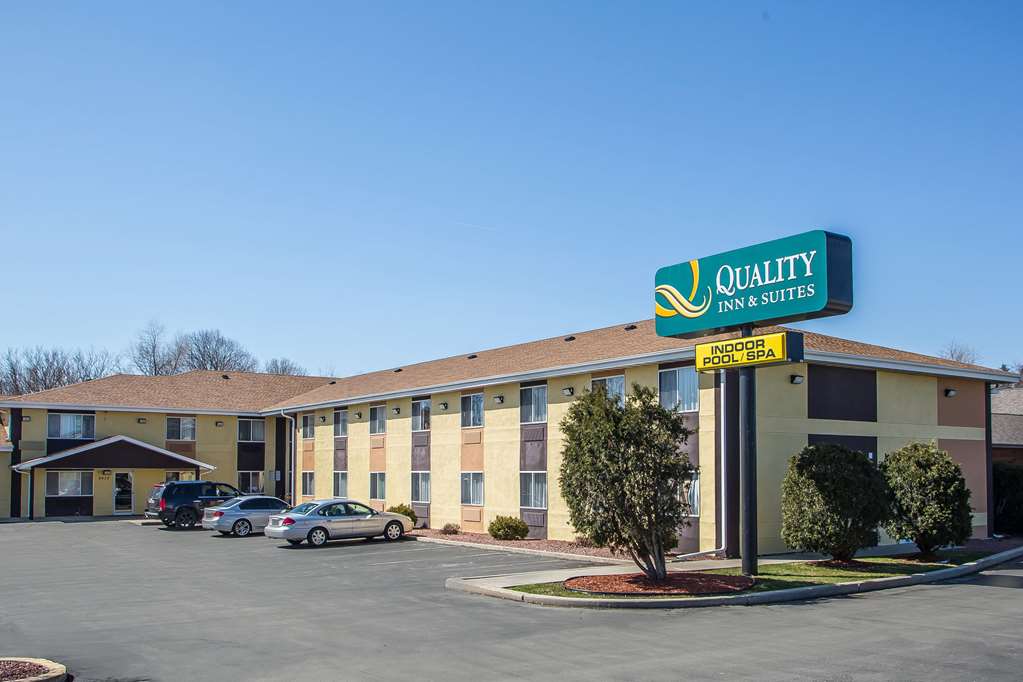 Quality Inn & Suites West Bend — hotel in West Bend