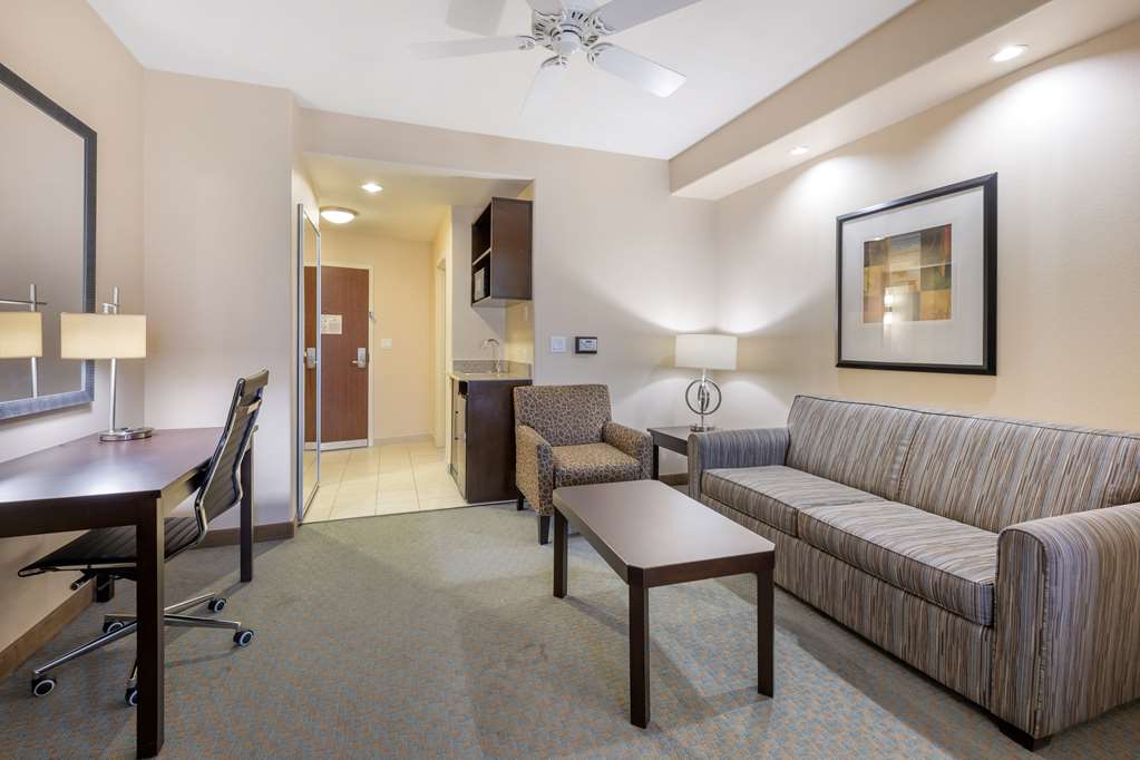 Best Western Plus Midland Suites - photo 13