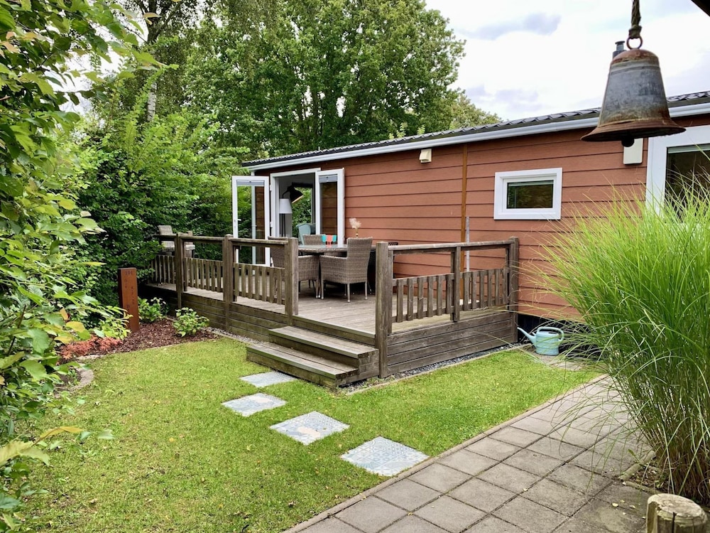 Furnished chalet in Sint Maartenszee — 4-Star Luxury Hotel in Schagen, Netherlands