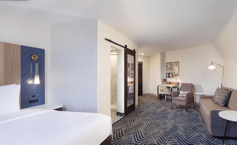 Hotel Royer Urbana Champaign Tapestry Collection by Hilton - photo 21