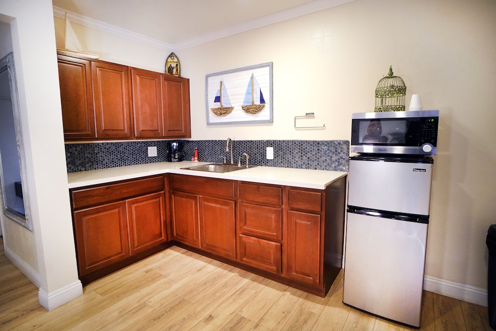 Anaheim Executive Inn & Suites - photo 53