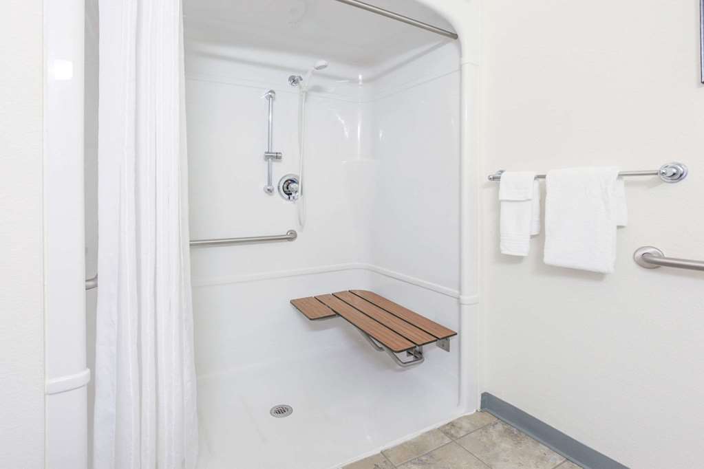 Super 8 by Wyndham Sault Ste. Marie - photo 11