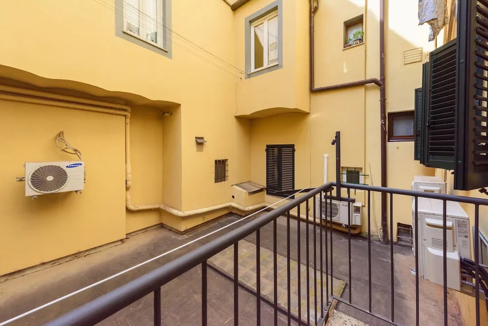 Uffizi 3 bedrooms by Mmega — 4-Star Luxury Hotel in Florence, Italy