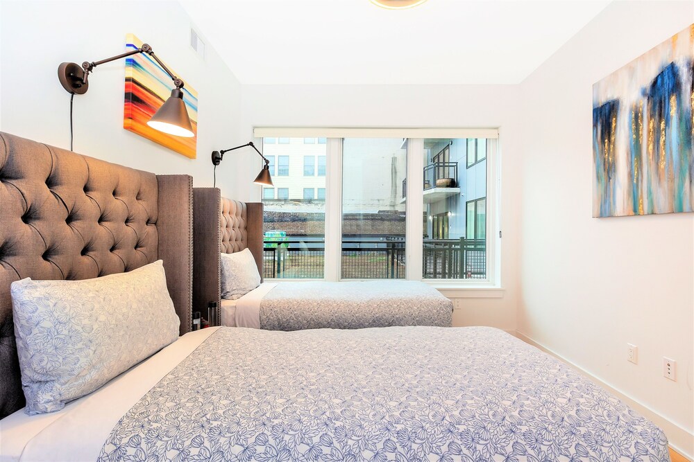 Dharma Home Suites Hoboken at Grand - photo 10