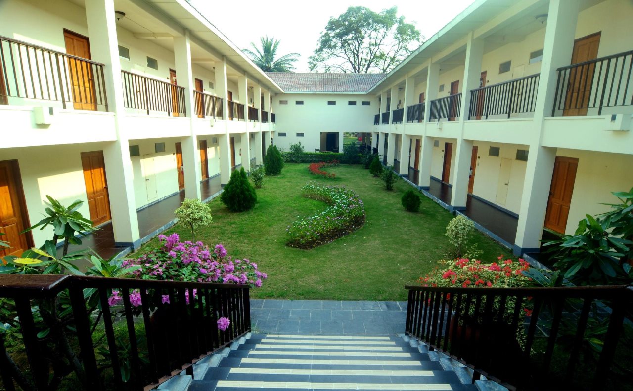 Sakura Inn - carbon neutral hotel in Unknown City