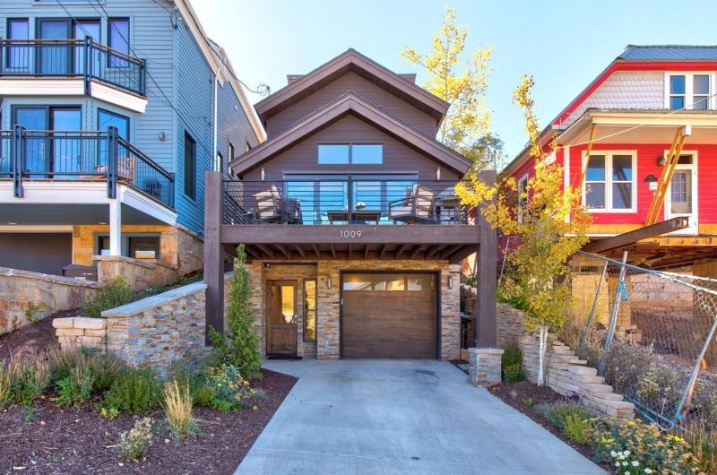KBM Resorts 4BR with two main suites walk to Town Lift and Park City Mountain Resort PEA 1009 - photo 5