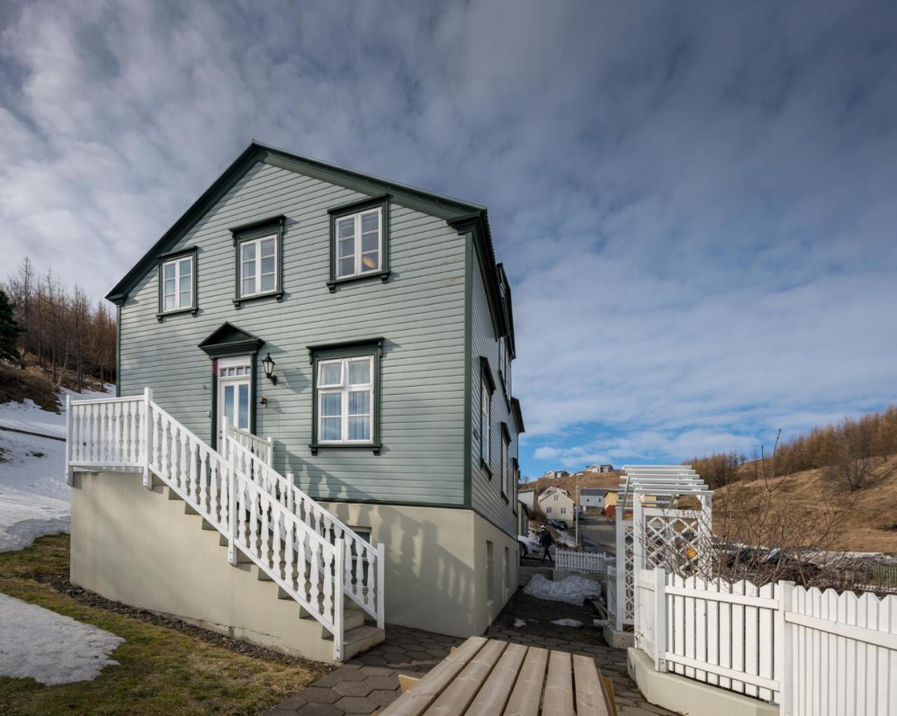 Ll Properties the Old Town Retreat
