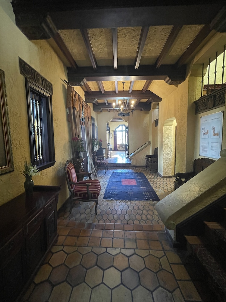 Young Mansion - photo 6