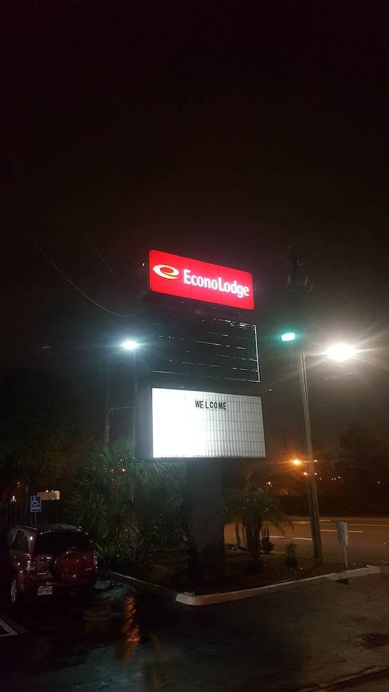 Econo Lodge Busch Gardens - photo 63