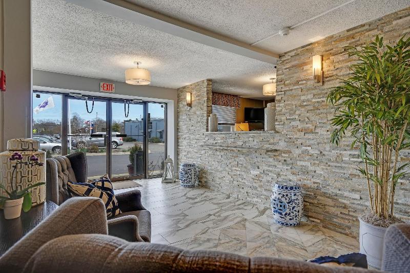 Blue Creek Inn - last minute hotel in Waretown