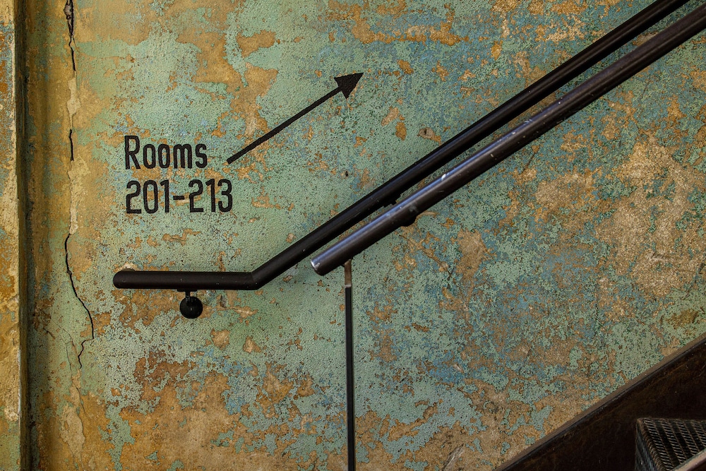 Travelers Hotel - photo 4