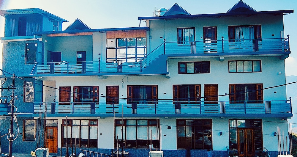 Amadeus kanatal in Tehri, India