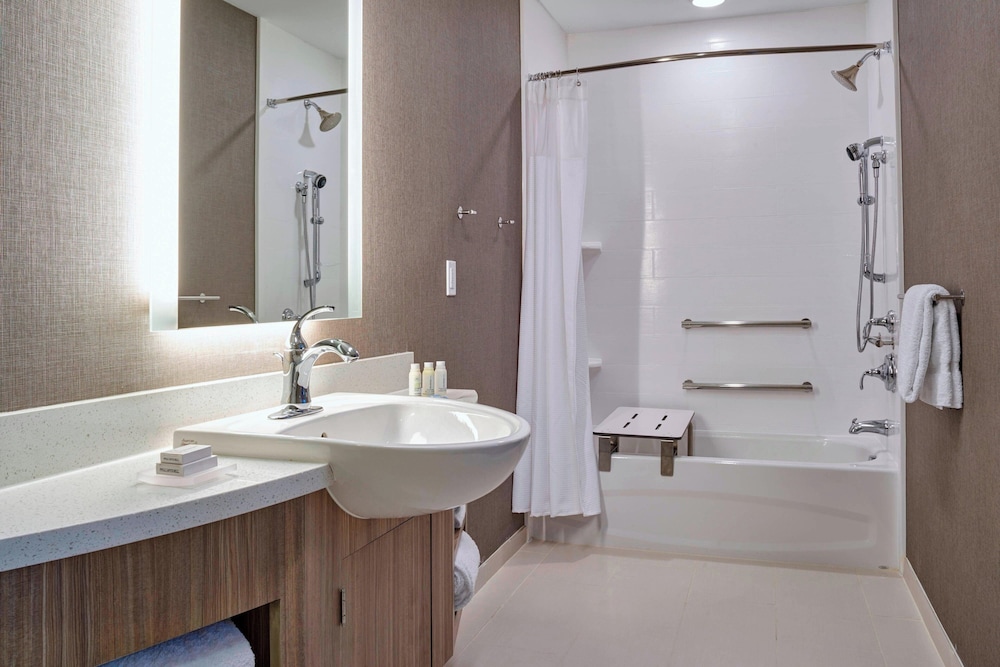 Springhill Suites Grand Rapids West - photo 15