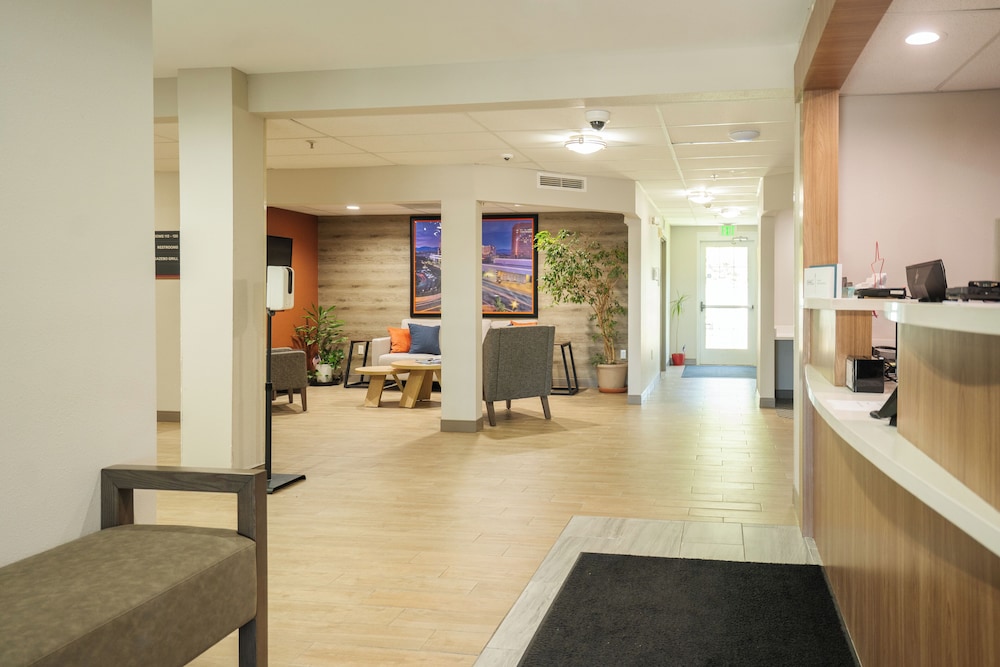 Candlewood Suites Boise Towne Square by IHG - photo 3