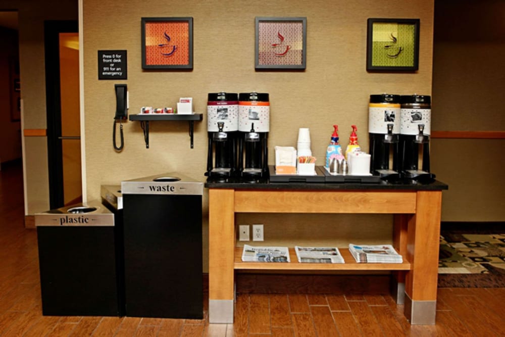 Hampton Inn Mitchell - photo 21