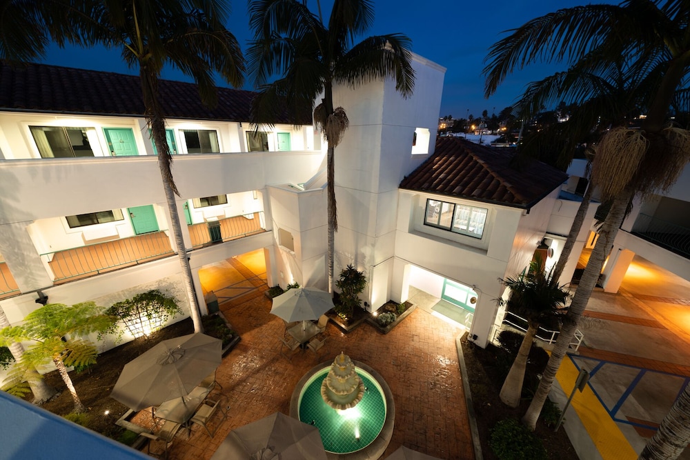 Casablanca Inn - photo 42