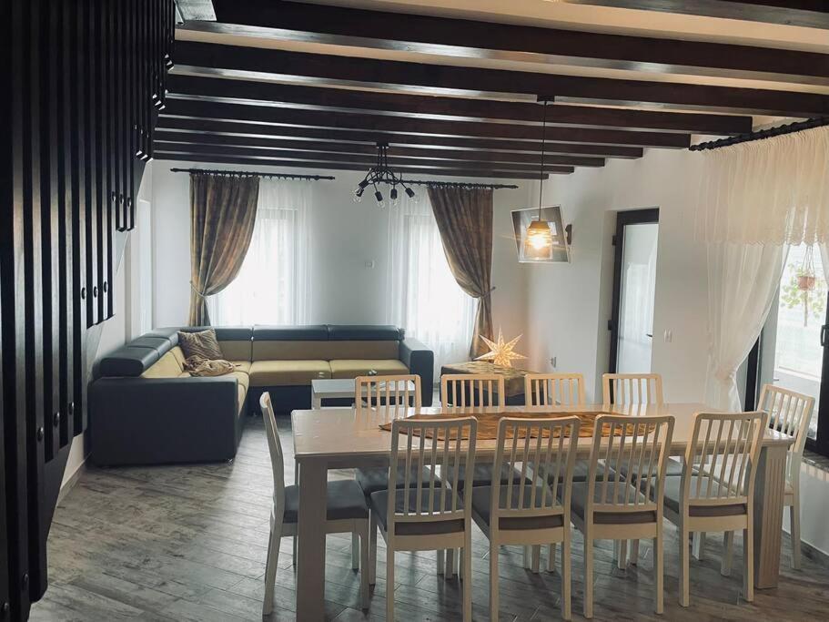 Viila To - carbon neutral hotel in Bertea