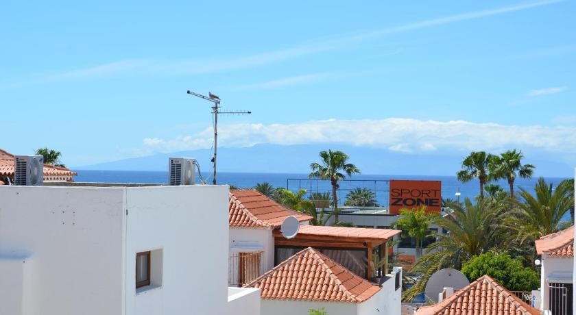 Paraiso Royal — 4-Star Luxury Hotel in Playa De Las Americas, Spain