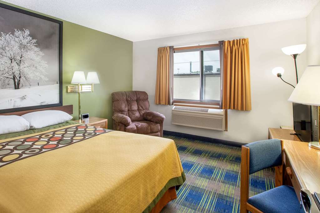 Super 8 by Wyndham Columbus - photo 5