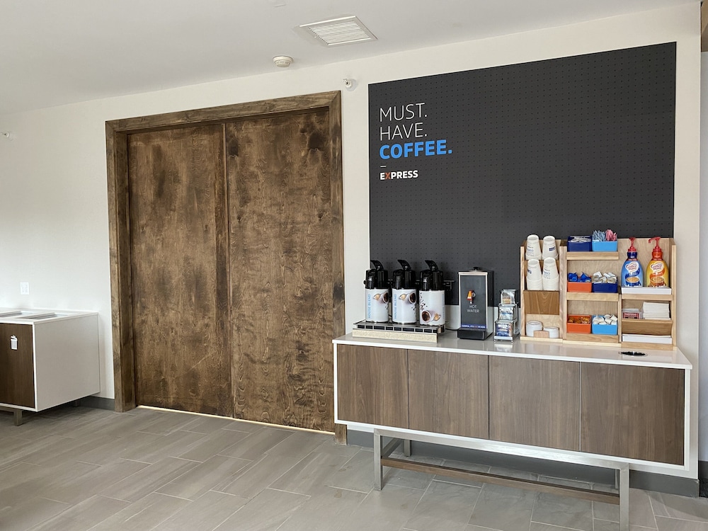 Holiday Inn Express Hotel & Suites Plymouth by IHG - photo 49