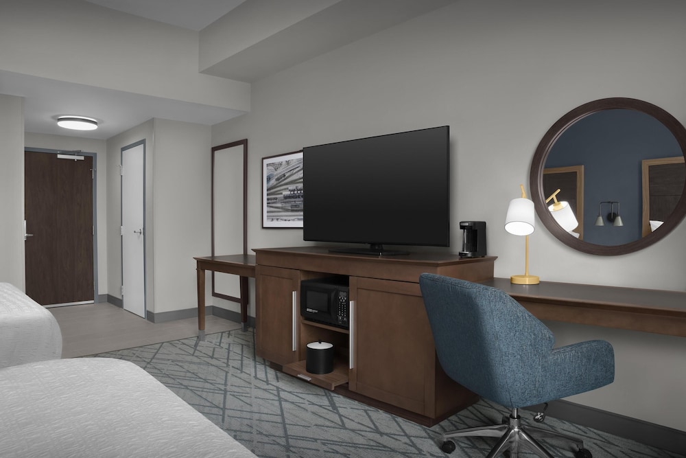 Hampton Inn Indianapolis Downtown Across from Circle Centre - photo 21