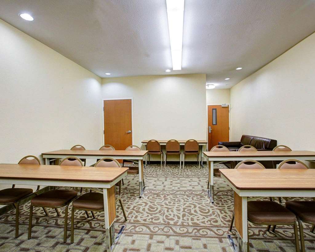 Comfort Suites Brenham - photo 21