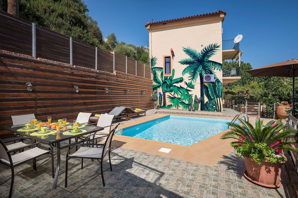 Villa La Palma — 4-Star Luxury Hotel in Vryses, Greece