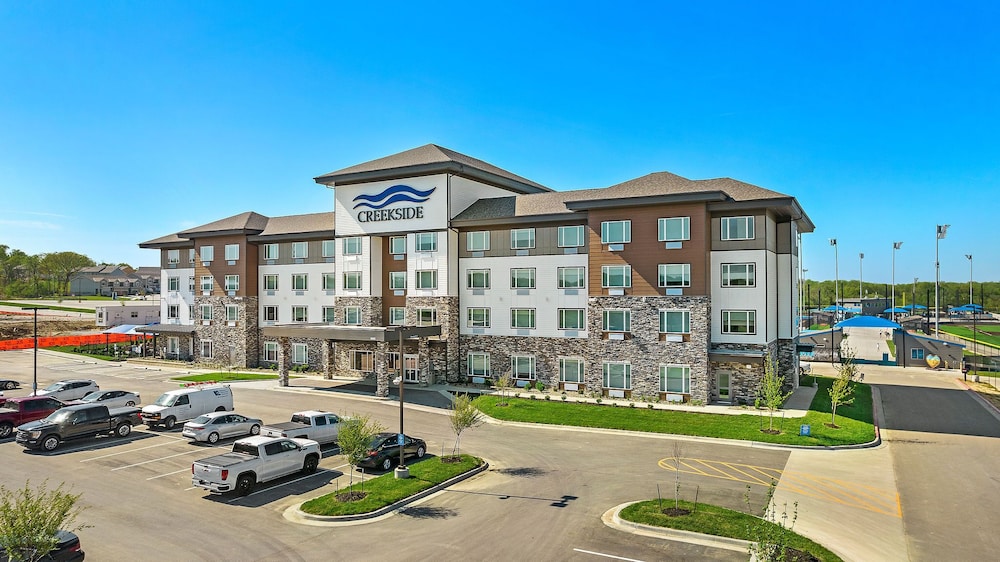 Holiday Inn Exp Parkville - photo 86