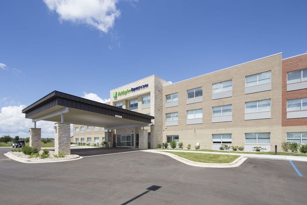 Holiday Inn Express & Suites Gaylord by IHG — hotel in Gaylord