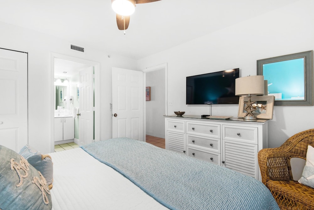 Pelican Beach Resort 505 - photo 7