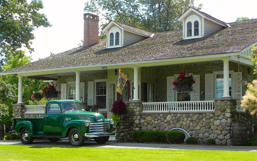 1837 Cobblestone Cottage Bed and Breakfast — 4-Star Luxury Hotel in Canandaigua, United States