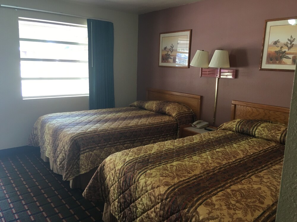 Best Value Inn Motel Sandusky - photo 17