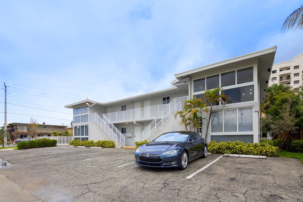 Pompano Suites by the Beach - photo 62