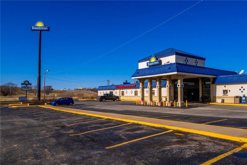 Days Inn by Wyndham Clinton — hotel in Clinton