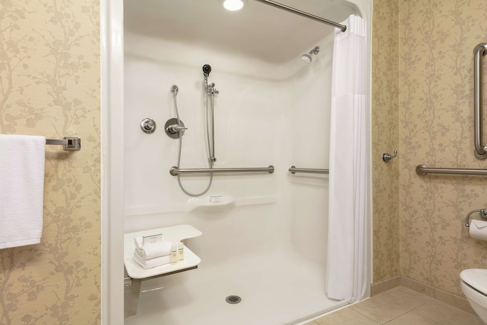 Hampton Inn & Suites Parkersburg Downtown - photo 23