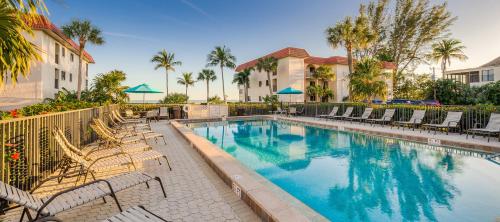2BR ground floor condo steps from the beach on Sanibel Island Sandalfoot 1D1 — 4-Star Luxury Hotel in Sanibel, United States
