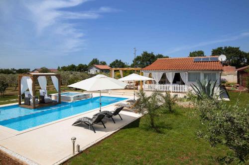 Holiday House Biloš — 4-Star Luxury Hotel in Vodnjan, Croatia