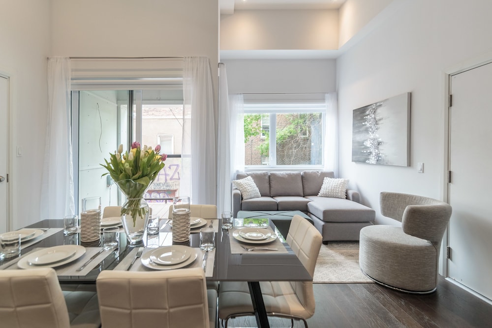 Parc Avenue Residence Mile End — 4-Star Luxury Hotel in Montreal, Canada