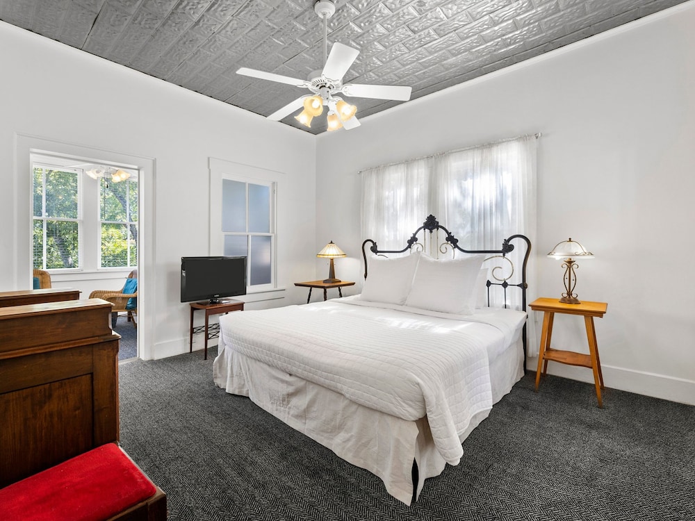 The Meyer Hotel - photo 36