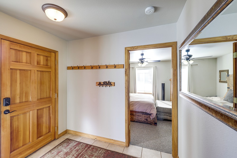 Angel Fire Townhome w Hot Tub: 2 Mi to Ski Resort - photo 13