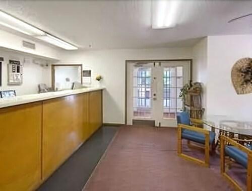 Americas Best Value Inn Tyler Winona - photo 12