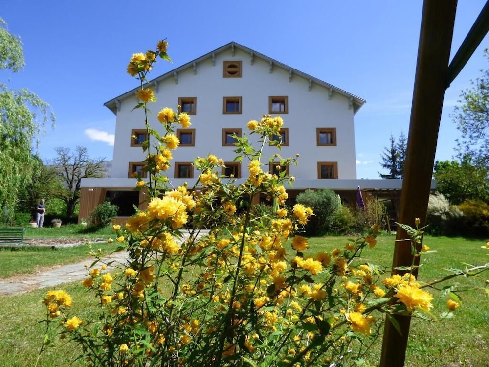Hotel Restaurant La Crémaillère - carbon neutral hotel in Gap