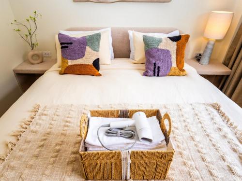 2 Bedroom for 4 guests Private in center of Sathorn