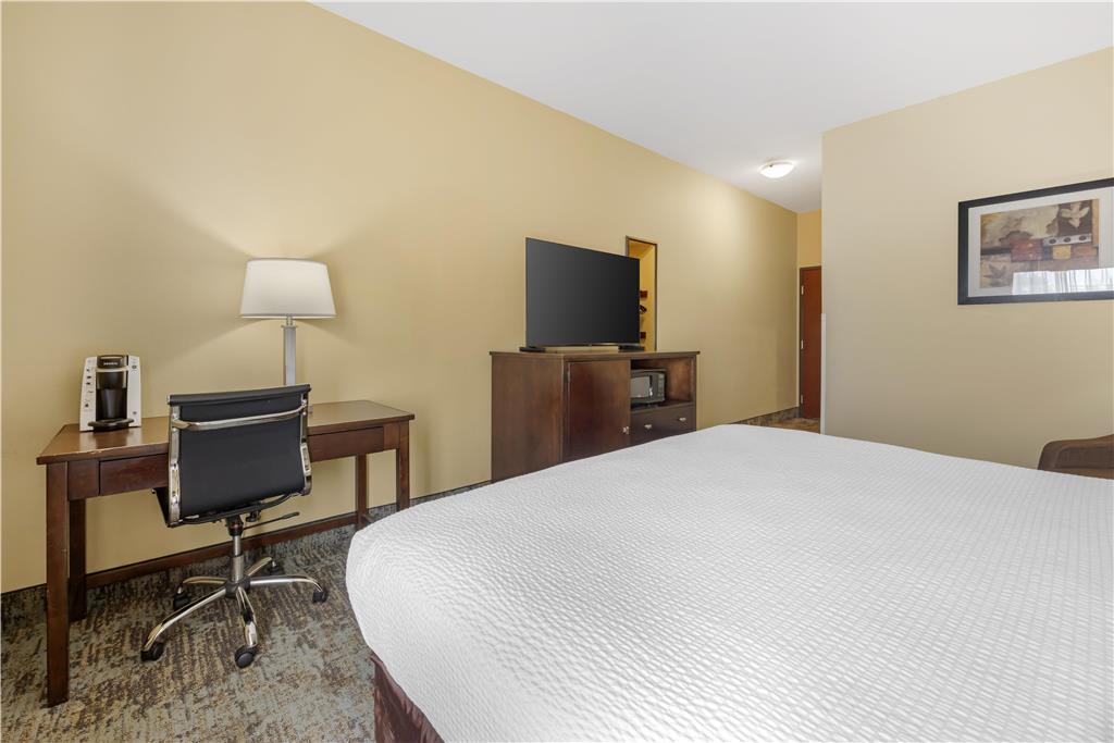Best Western Plus Prairie Inn - photo 30