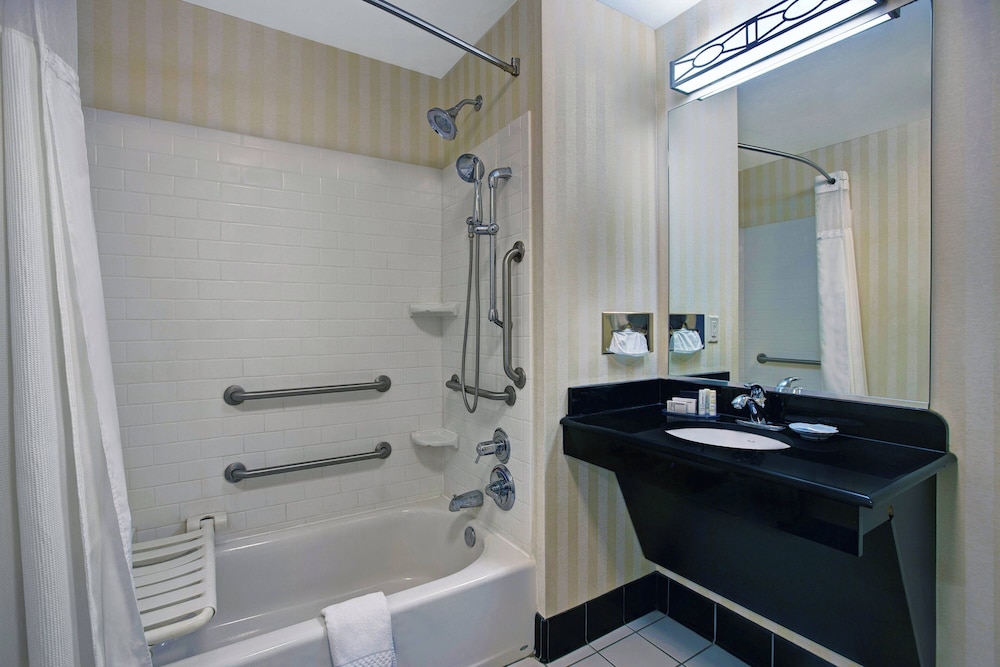 Fairfield Inn & Suites by Marriott Carlsbad - photo 22